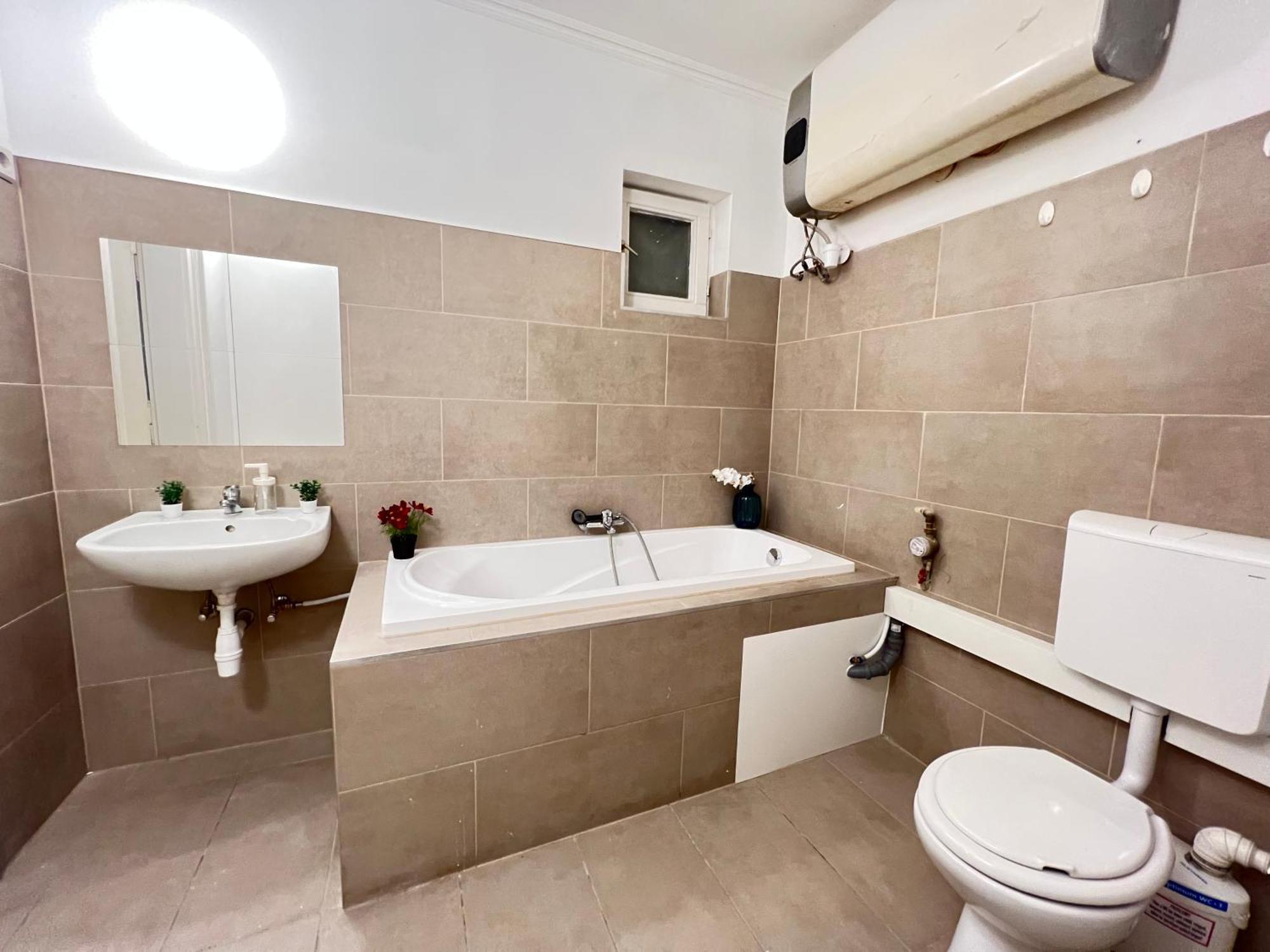 Baross Apartment With Convenience And Style Budapeste Exterior foto
