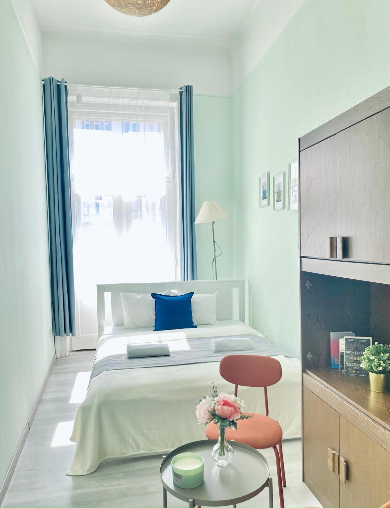 Baross Apartment With Convenience And Style Budapeste Exterior foto