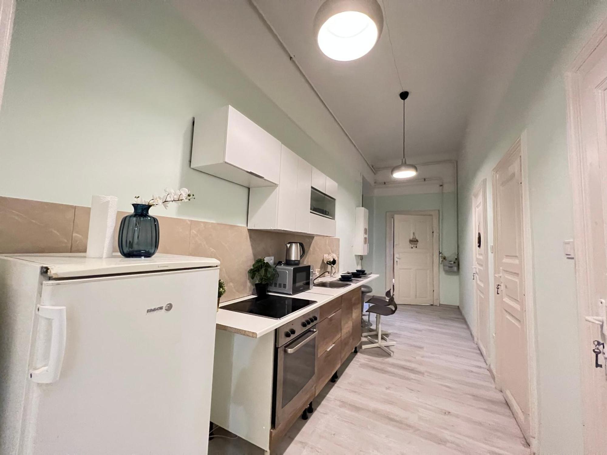 Baross Apartment With Convenience And Style Budapeste Exterior foto