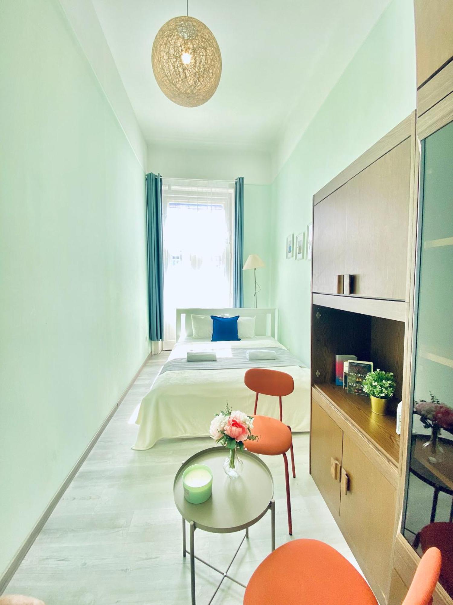 Baross Apartment With Convenience And Style Budapeste Exterior foto